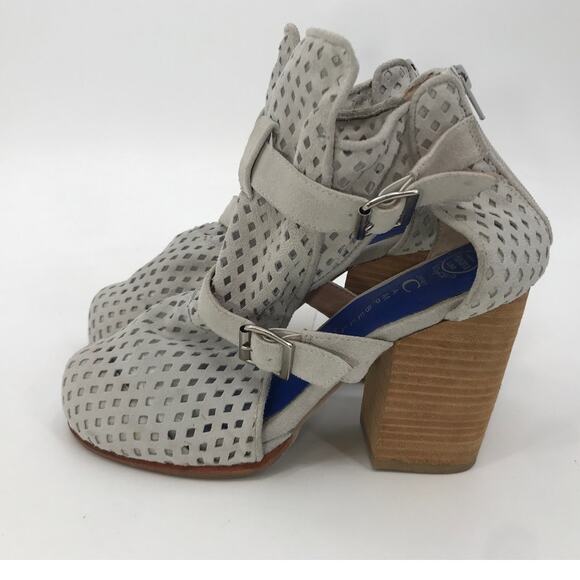 Jeffrey Campbell Brighton Gray Suede Cut Out Chunky Heel Boots Womens 9 - Picture 6 of 10